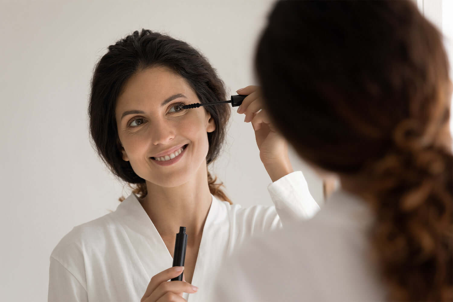 Lash Lengthening Mascara: Pros & Cons