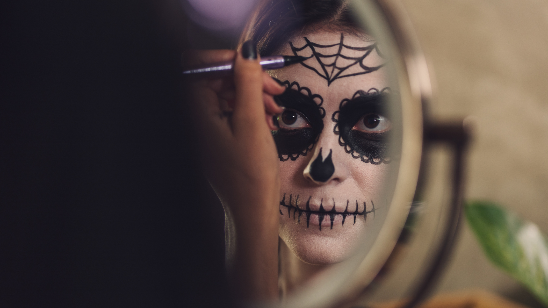 5 Things About Eyebrows That Will Take Your Halloween Costume Game To The Next Level